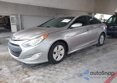2012 Hyundai Sonata Hybrid z USA, uszkodzony, nr VIN KMHEC4A47CA060132
